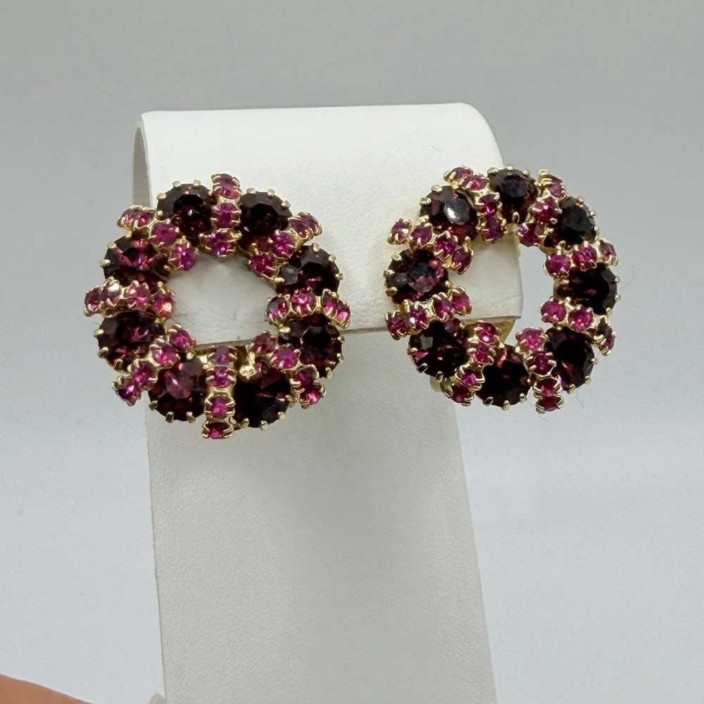 Vintage Weiss Earrings Pink Rhinestone Wreath Clip On Signed Purple Glamour 1